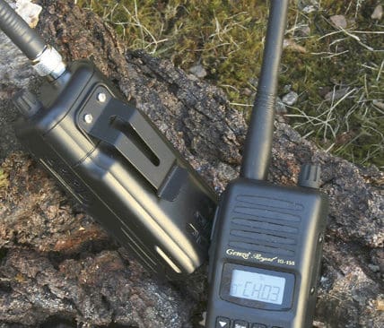 Radioduo. En 31:a och en 155:a. B&aring;da klarar sig bra i j&auml;mf&ouml;relse med dyrare konkurrenter.