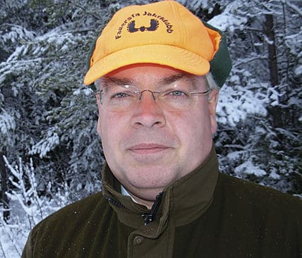 Lars Liljeqvist är ordförande i Fagersta jaktklubb, där man lockar nya fagerstabor med jakt. Även den som är marklös kan bli medlem i klubben. – Jag har inte hört talas om någon annan jaktklubb, så här långt söderut, som har samma erbjudande, säger Lars Liljeqvist.