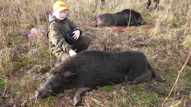 – Snart blir det min tur att skjuta, säger Dennis Gill.