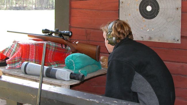 Vid bostäder är riktvärdet för buller från skottlossning på skjutbanor, som angetts av Naturvårdsverket, 65 till 70 decibel. (Arkivbild)