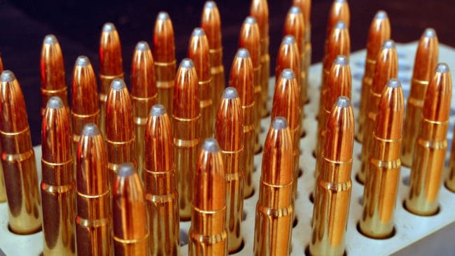 Inte bara halvautomater förbjuds. Till och med kulor och ammunitionskomponenter ska märkas och dessutom beskattas kraftigt om förslagen från EU-kommittén går igenom.