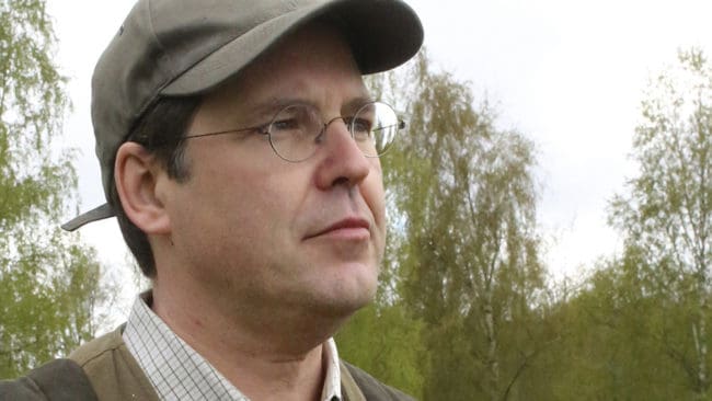 Anders Borgs ståndpunkt är att han betalat ur egen ficka när han deltagit i jakter hos Holmen.