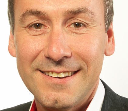 M-politikern Sten Bergheden tycker att polisens hantering av vapenlicenser &auml;r f&ouml;r l&aring;ngsam och i vissa fall felaktig.