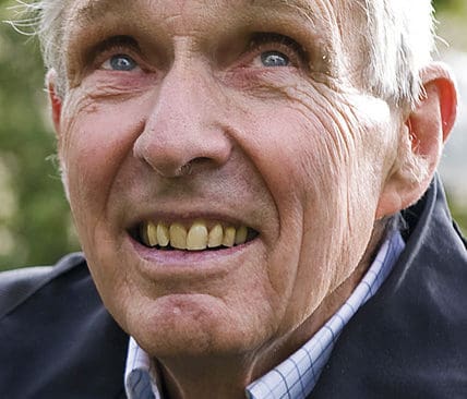 Anders Bj&auml;rvall har f&ouml;rst&aring;else f&ouml;r att det &auml;r politisk dynamit bland j&auml;gare, att j&auml;garorganisationerna ensamma ska f&ouml;rankra flytt av varg. Jobbet ska g&ouml;ras av l&auml;nsstyrelserna, tycker han.