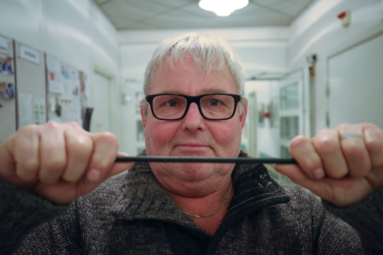 Antennerna i Björn Erikssons båda pejlhalsband var av. Därför förlorade han kontakten med sina hundar.
