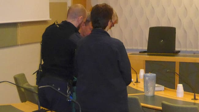 När den häktade industriledaren och vargdebattören fick handfängsel och fördes bort till Kronobergshäktet i tisdags, misstänkt för bland annat illegal vargjakt, hade han redan över 1 200 personer i en offentlig stödgrupp på Facebook.