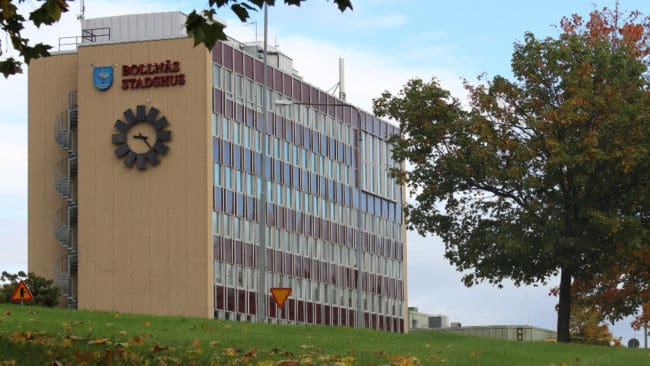 ”Vi tar människors oro på allvar när varg kommer alltför nära bebyggelse och rekreationsområden", skriver Bollnäs kommunledning till regeringen.