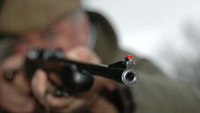 Länsstyrelsen i Kalmar vägrar låta ställningstagandet att bommade älgkalvar ska räknas som fällda prövas i Förvaltningsrätten. ”Det är helt otroligt”, tycker jaktledaren Leif Urup.