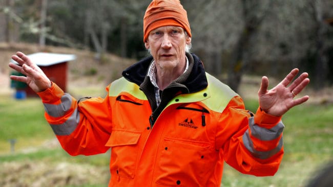 Jägarprofilen Per ”Bula” Kristoffersson ska utbilda en grupp eftersöksinstruktörer inom Jägarnas Riksförbund (JRF).