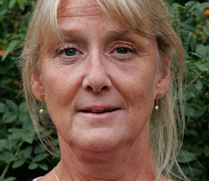 Rovdjursf&ouml;reningens Ann Dahlerus vill strypa &aring;terbetalningen av jaktkortspengar till j&auml;garorganisationerna f&ouml;r att f&ouml;rs&ouml;ka tysta kritiken mot vargpolitiken. Hon sl&auml;nger p&aring; luren innan Jakt & J&auml;gare hinner fr&aring;ga om det konsekventa i att Rovdjursf&ouml;reningens statsbidrag i s&aring; fall b&ouml;r slopas om de &rdquo;tycker fel&rdquo;.&nbsp;