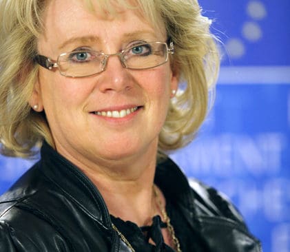 Milj&ouml;minister Lena Ek har svarat Potocnik. I brevet framg&aring;r att det kan bli urvalsjakt p&aring; cirka 10-20 vargar.