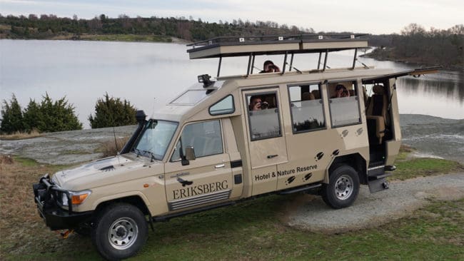 Vid Eriksbergs Hotel & Nature Reserve kan besökarna få en safariupplevelse av rang, i och med deras införskaffande av en riktig safaribil.