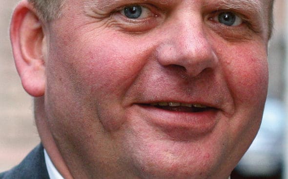 Stoppet att &ouml;verklaga beslut om jakt p&aring; rovdjur &auml;r f&ouml;renlig med EU-r&auml;tten, anser&nbsp;landsbygdsminister Eskil Erlandsson.