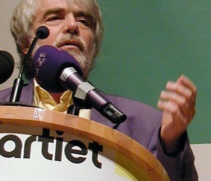 Per Gahrton l&auml;mnar Svenska J&auml;garef&ouml;rbundet, som han anser smutskastar Milj&ouml;partiet.
