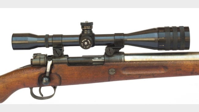 Två bröder döms för vapenbrott sedan den yngre av dem lånat en gammal älgstudsare av den äldre utan att inneha vapenlicens. (Arkivbild)