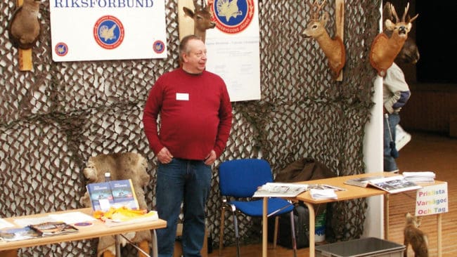 Konservatorn Göte Carlsson redo att möta mässbesökare.