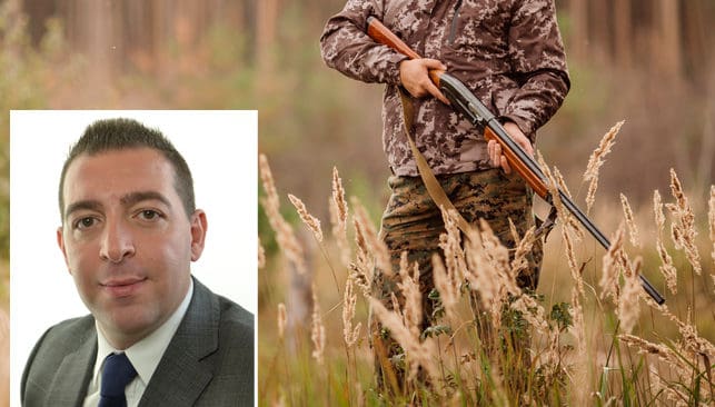 Liberalernas Roger Haddad frågar inrikesminister Anders Ygeman (S) vad han och regeringen avser att göra åt polisens långa handläggningstider för vapenlicenser.