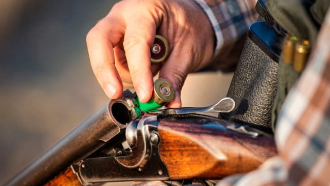 Värmländska jägare får nu vänta tre månader på vapenlicenser.