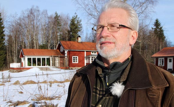 Börjar någon varg i en flock ge sig på tamdjur är det lika bra att ta bort hela flocken, konstaterar veterinär Hans Boström och hänvisar till en vargforskare i USA.