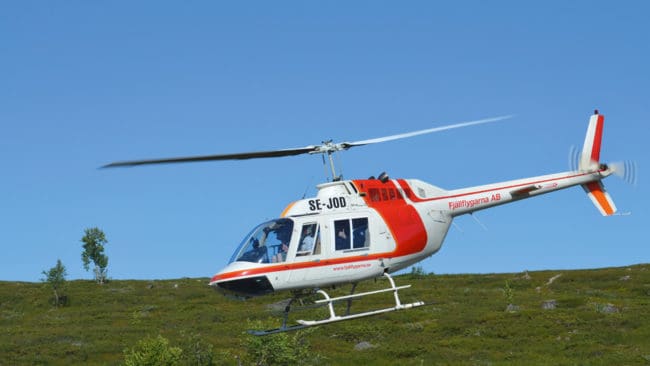 Helikopter som hyrts av länsstyrelsen i Norrbotten för kontroll av fjällvärlden.