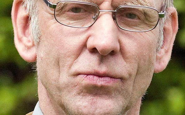 Henrik T&aring;gmark, rovdjursansvarig i J&auml;garnas Riksf&ouml;rbund, p&aring;pekar att det inte g&aring;r att v&auml;nta tills 2017 att f&aring; nya Viltmyndigheten, som tar &ouml;ver viltansvaret fr&aring;n Naturv&aring;rdsverket.