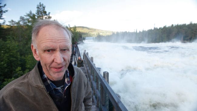 Henrik Tågmark, förste vice förbundsordförande i Jägarnas Riksförbund och ansvarig för rovdjursfrågorna, tror inte på den här vinterns inventeringar i varglänen, som pekar mot att vargstammen ligger kvar på ungefär samma nivå som tidigare.