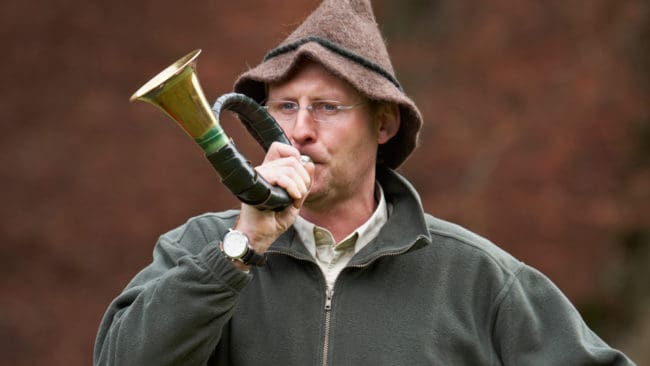 Att blåsa i ett horn i samband med jakt är en konst i sig. I Tyskland gick nyligen ett mästerskap i jakthornsblåsning. (Arkivbild)