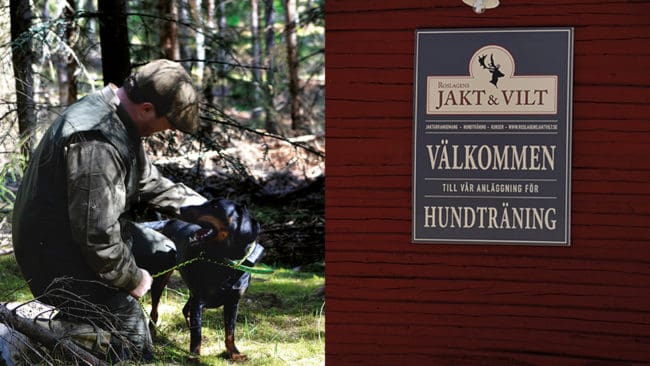 Samma dag som Roslagens Jakt & Vilt inviger ett nytt vilthägn arrangerar JRF Hundens dag.