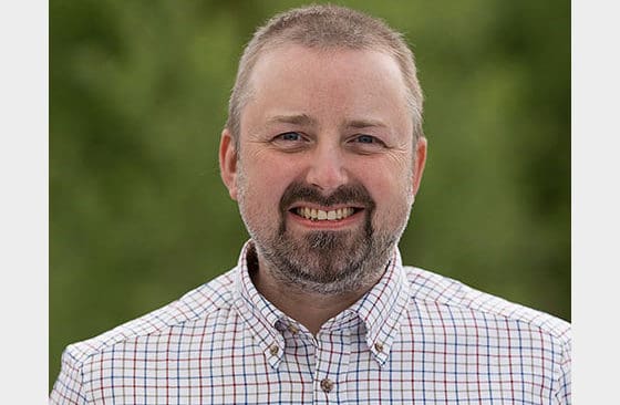Hylte Jakt & Lantmän lanserar ett eget SIM-kort för exempelvis åtelkameror. Enligt Fredrik Lüdeke, teknikansvarig på företaget, söker kortet själv efter bästa tillgängliga operatör vilket gör att man man får maximal täckning.