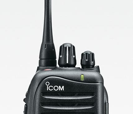 Pro Hunt D60 &auml;r en ny digital jaktradio fr&aring;n Icom, som &auml;ven kan prata med gamla 155-apparater och t&aring;l h&aring;rda tag.
