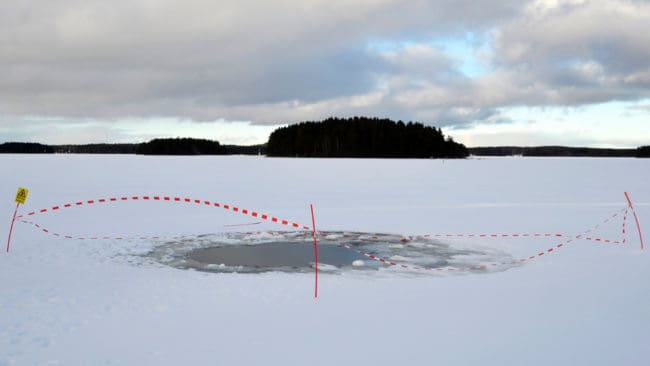 Både jägaren i 60-årsåldern och hans hund hittades döda i isvaken i Storfjärden utanför Kramfors sedan mannen anmälts försvunnen på söndagen. (Arkivbild)