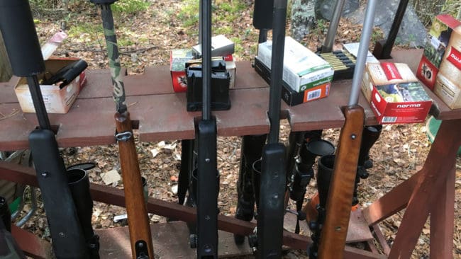 Det finns drygt 552 500 vapenägare i Polisens vapenregister. Det finns licenser för drygt 1,5 miljoner jaktvapen i Sverige och drygt 164 000 vapen för målskytte. Trenden sedan 2018 är att det är färre vapenägare och att det är betydligt fler jaktvapen.