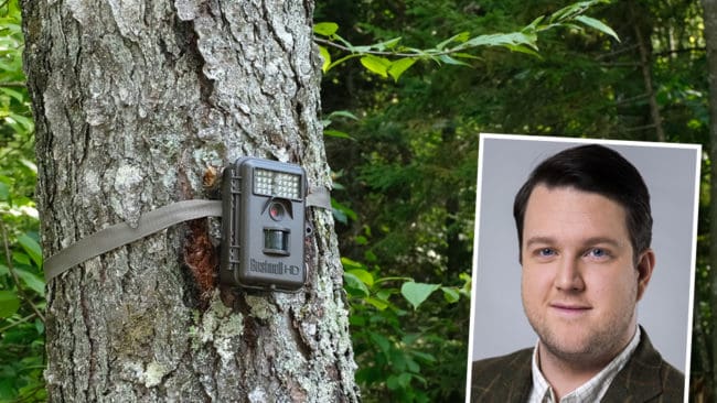 Jens Gustafsson, riksviltvårdskonsulent på Jägarnas Riksförbund, varnar för att krav på skyltar i områden där det finns viltkameror kan leda till stölder.