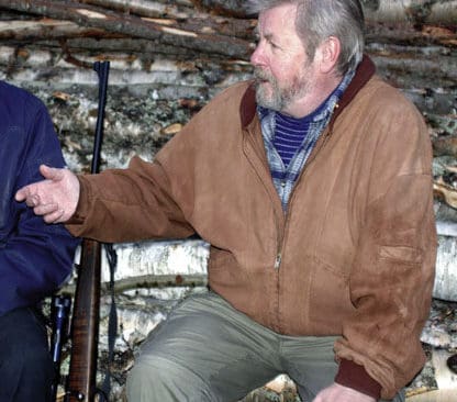 Kent Henriksson, från Stugun i Jämtland, JO-anmäler Brottsförebyggande rådet på grund av en studie om illegal jakt, som likställer jägarkåren med kriminella nätverk. Hets mot folkgrupp, tycker han.