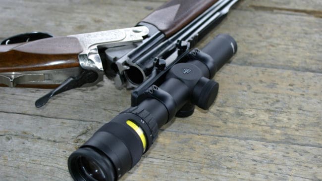 Kombibössan hamnade av någon anledning på E14 i Jämtland, där den hittades och lämnades till polisen. Det innebär att jägaren som äger kombin i sin tur är misstänkt för brott mot vapenlagen. (Arkivbild)