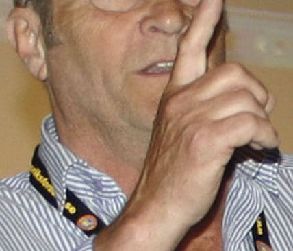 Kurt Borg, JRF-bas i V&auml;rmland tror att Vargkriget handlar om &rdquo;m&auml;ktiga uppdragsgivare som lejt journalisten f&ouml;r att misskreditera j&auml;gark&aring;ren&rdquo;.