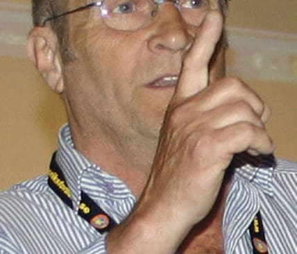 Kurt Borg, JRF-bas i V&auml;rmland, kr&auml;ver att det skjuts n&auml;rmare 30 vargar i l&auml;net f&ouml;r att stoppa vargexplosionen.