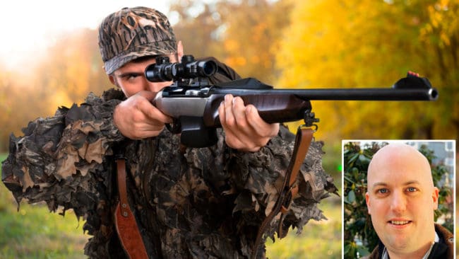EU-kommissionen har beställt en rapport för fem miljoner kronor som ska rättfärdiga nya vapenregler mot legala skyttar och jägare i EU-länderna. Men mordstatistiken om legala vapen är hämtad från Makedonien och andra länder utanför EU. Erik Lakomaa, en forskare som tidigare tog fram utvärderingar till EU i vapenfrågan, är kritisk.