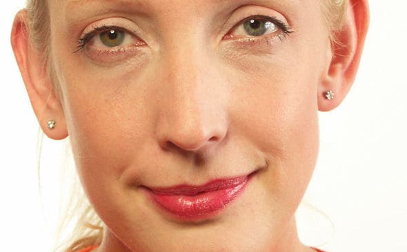 M-politikern Sofia Arkelsten anser att b&aring;gj&auml;gare uts&auml;tter viltet f&ouml;r on&ouml;digt lidande och vill inte att b&aring;gjakt ska till&aring;tas i Sverige.