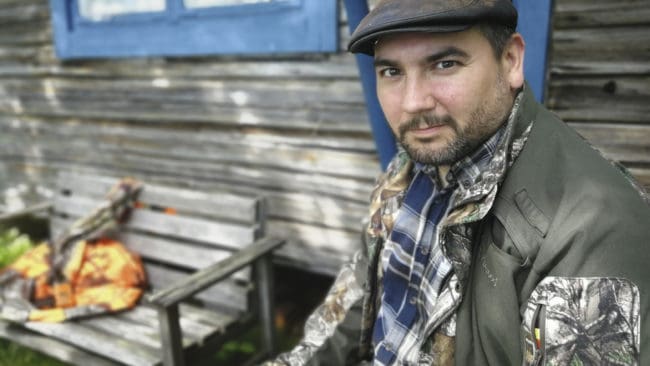 JRF-Dalarna har överklagat licensjakten på 48 björnar i länet och vill att det istället får fällas 96 björnar och att honkvoten slopas. Jakten är så snålt tilltagen att det urholkar tilltron till länsstyrelsens opartiskhet, anser länsbasen Martin Lundgren.