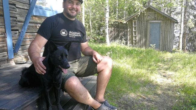 – Med en jakt på 96 björnar kommer jakten sannolikt att bromsa tillväxten men inte sänka björnstammen ner till förvaltningsmålet, argumenterar JRF:s dalabas Martin Lundgren till Förvaltningsrätten om den överklagade licensjakten på 48 björnar i Dalarna.