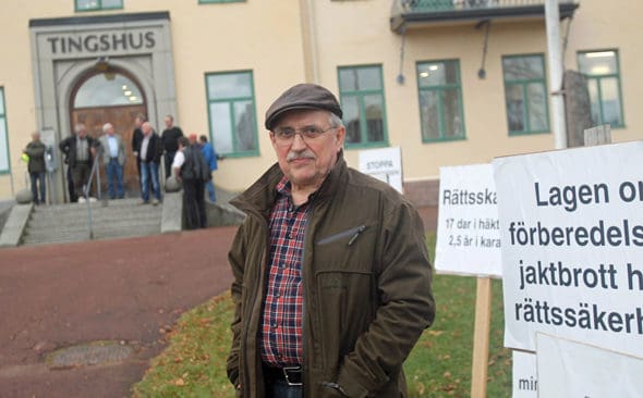 Mats Persson, ordf&ouml;rande f&ouml;r Folkaktionen ny rovdjurspolitik, anser att myndigheternas behandling av de misst&auml;nkta i Lillh&auml;rdalfallet &auml;r ett hot mot r&auml;ttss&auml;kerheten.