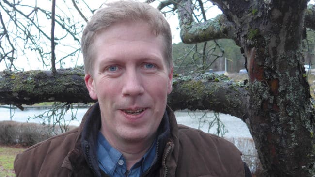 JRF-konsulenten Mikael Hultnäs är positiv till Naturvårdsverkets nya förvaltningsplan för vildsvin, bland annat för att det inte blir ett förbud mot utfodring.