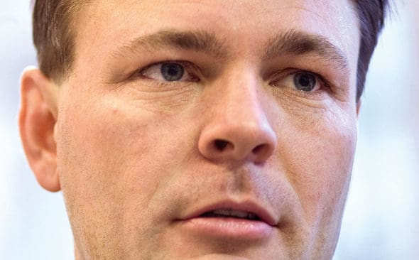 Naturskyddsf&ouml;reningens ordf&ouml;rande Mikael Karlsson v&auml;grar svara p&aring; kritiska fr&aring;gor.&nbsp;