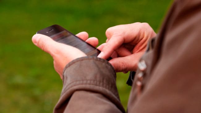 Kommer Jaktprofilens bilder på illegalt dödande av rovdjur från hans mobilkamera, eller är de andra som kan ha tagit bilderna som finns i mobilen? Olika IT-experter gör olika bedömningar som vittnen i Jaktbrottshärvan.