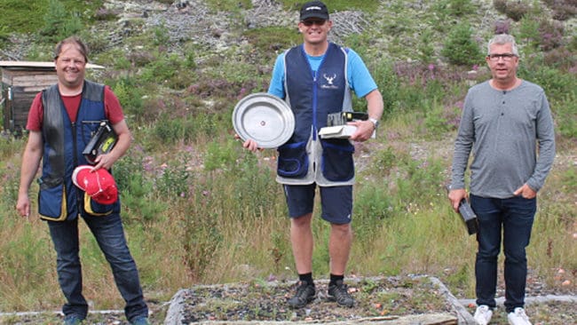 Totalvinnarna i öppna klassen. I mitten: Mats Sjöberg, årets riksmästare. Till vänster: silverpristagaren Hans Fredlund. Till höger: Bengt Blomberg som tog bronsplaceringen.