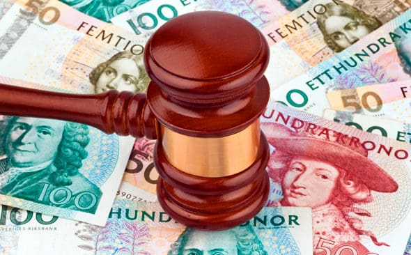 Det enda som kan lösa vargkonflikten är att politikerna beslutar om budgetpengar för att göra alla vargdrabbade fullständigt skadeslösa.