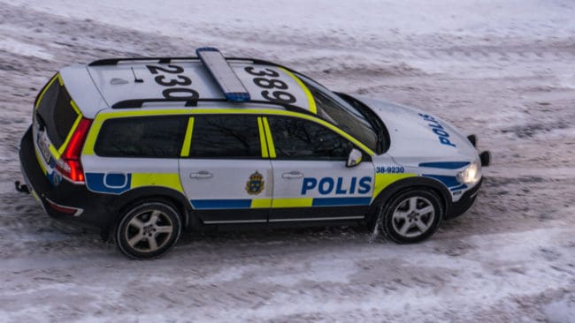 Polisens vakthavande befäl beslutade, enligt paragraf 9 i jaktlagen, att vargen i villaområdet i Tierp skulle avlivas.