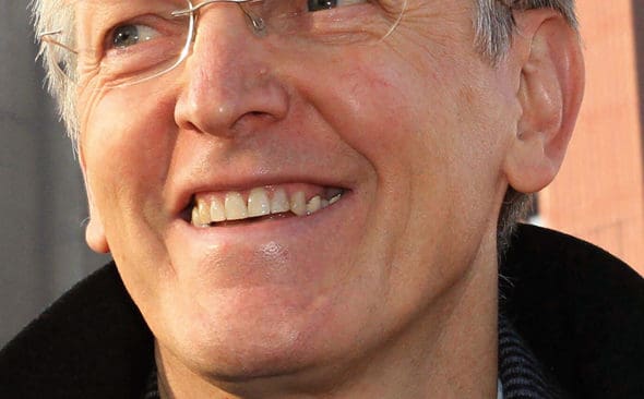 EU:s milj&ouml;kommission&auml;r Janez Potočnik har skrivit till utrikesminister Carl Bildt om den nya svenska modellen att stoppa vidare &ouml;verklaganden av jaktbeslut om rovdjur.&nbsp;Det strider mot &Aring;rhuskonventionen, tycker Potocnik.