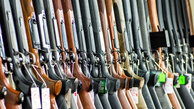 Jaktia i Växjö knäcks av att polisen tar alldeles för lång tid på sig för att handlägga ansökningar om vapenlicenser.
